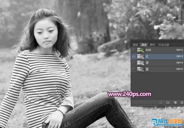 Photoshop抠出女孩的精细发丝并更换背景色