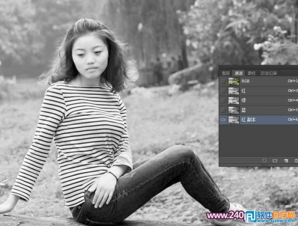 Photoshop抠出女孩的精细发丝并更换背景色